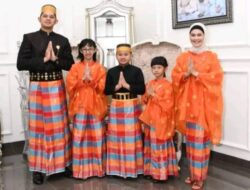 “Tradisi dan Makna Idul Fitri Bupati Laura Bersama Keluarga”