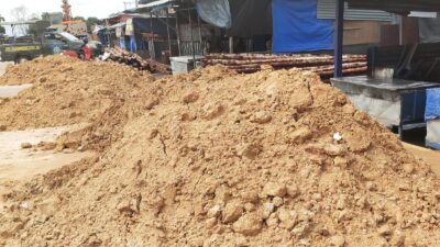 Patroli Rutin, Satpol PP Temukan Material Bangunan di Bahu Jalan Lingkar