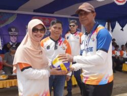 Bupati Laura Buka Turnamen Volley Ball Bupati Cup 2024 U-17 Tingkat Pelajar