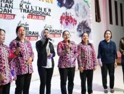 Meski Diguyur Hujan, Masyarakat Antusias Saksikan Lomba Karaoke Dalam Rangka HUT Kabupaten Nunukan di Krayan