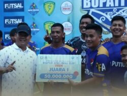 Sekda Tutup Turnamen Sepak Bola BMC 2024, Canaan FC dan Bupati FC Sebagai Juara