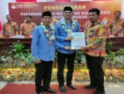 KPU Terima Berkas Paslon, H. Andi Muhammad Akbar Djuarzah dan Serfinaus