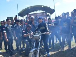 Bupati Laura Menggeber Motor di acara 1 Tahun Aniversary PRKS Sebuku dan Deklarasi RX-King Indonesia