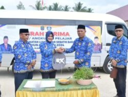 Bupati Kembali Serahkan Bus Angkutan Pelajar di UPTD Kecamatan Sebatik