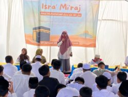 Wakil Ketua DPRD, Arpiah Berikan Taushiah Peringatan Isra’ Mi’raj di SMPIT Ibnu Sina