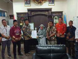 KPUD Serahkan Hasil Pleno Penetapan Cakada Terpilih di DPRD Nunukan