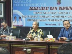 Asisten Pemerintahan dan Kesra Membuka Kegiatan Sosialisasi dan  Teknik Negosiasi Dalam E-Purchasing