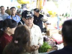 CEGAH KENAIKAN HARGA, WABUP TINJAU PASAR INDUK