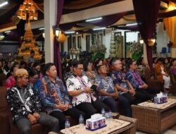 Bupati Wempi W Mawa, Hadiri Acara Silaturahmi Organisasi Wanita PKK dan GOW