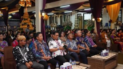 Bupati Wempi W Mawa, Hadiri Acara Silaturahmi Organisasi Wanita PKK dan GOW