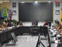 Bupati, Wabup dan Sekda Pimpin Rapat Staf di Inspektorat