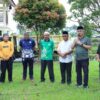 BUPATI WEMPI SERAHKAN HEWAN KURBAN UNTUK PETUGAS OUTSOURCING DI LINGKUNGAN PEMDA MALINAU