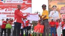 Sambut HUT RI Ke 81, Bulungan Bagikan Ribuan Bendera Merah Putih
