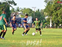Bupati Turut Serta dalam Pertandingan Perdana Turnamen Sepakbola Gunung Putih Super League